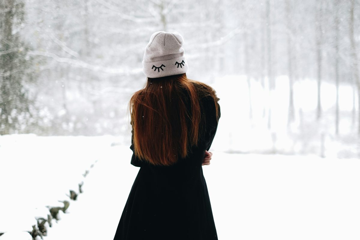 winter schnee woman back